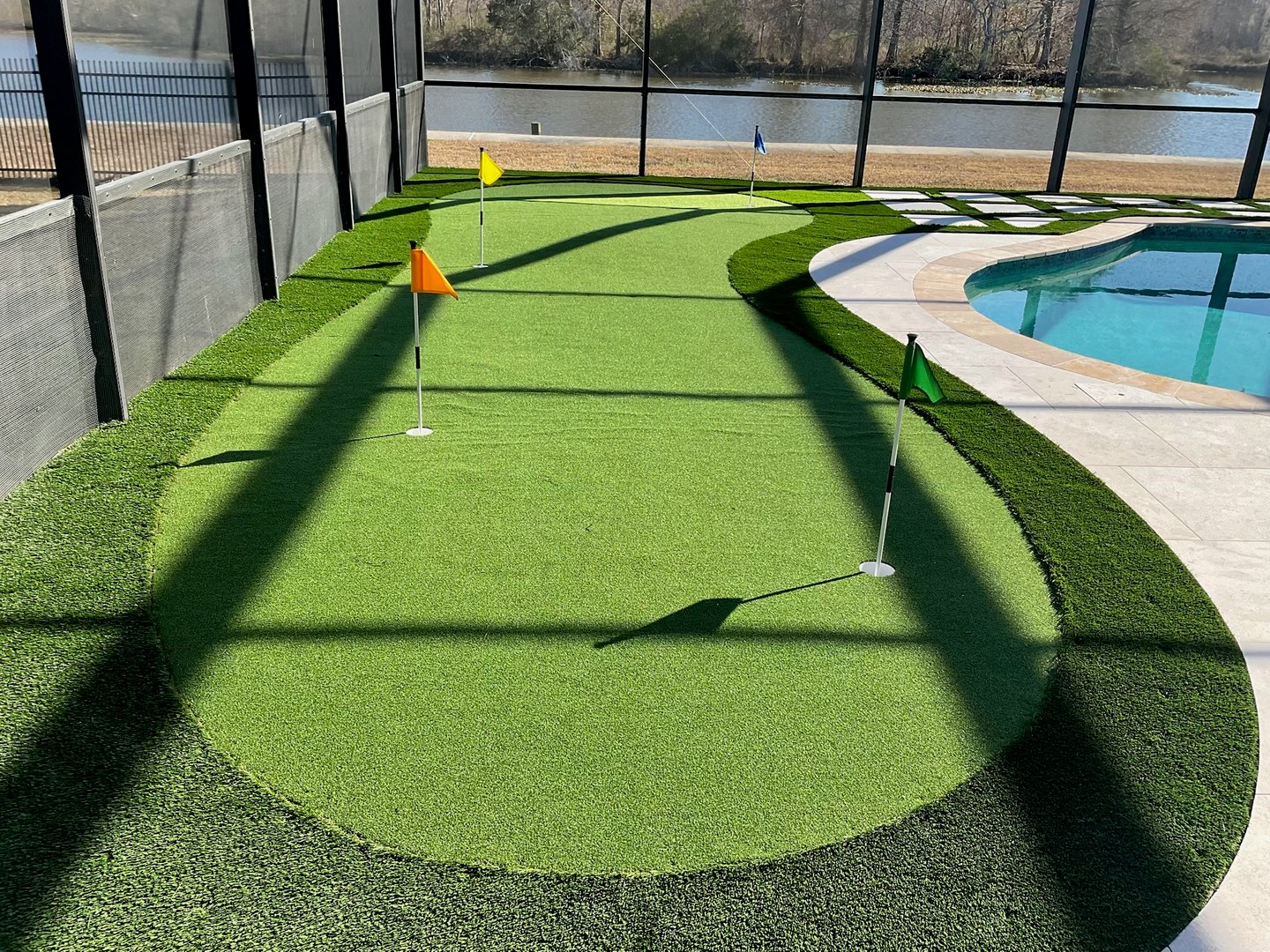Custom backyard putting green installation Louisiana - artificial turf golf green