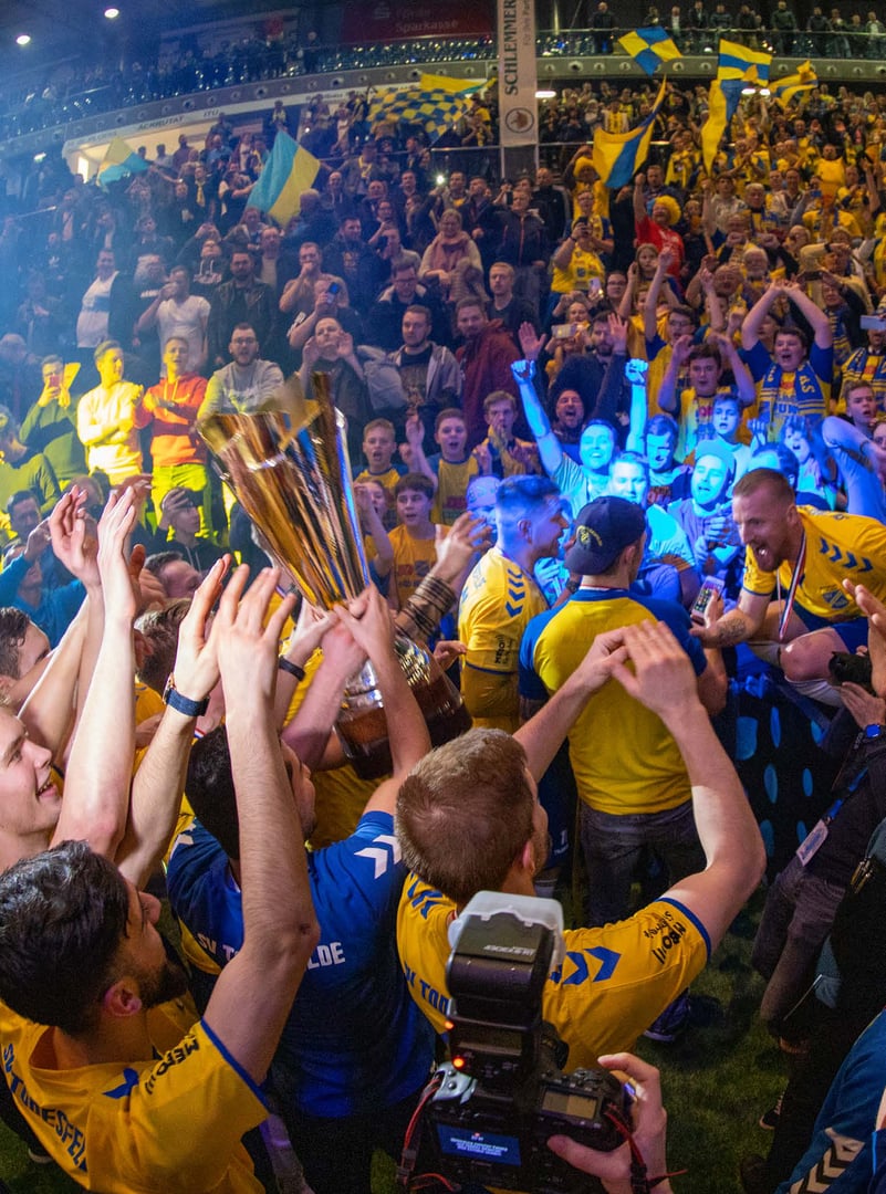 SV Todesfelde Pokalsieg Jubel - Fußball Erfolge Regionalliga Holstein Kreis Segeberg