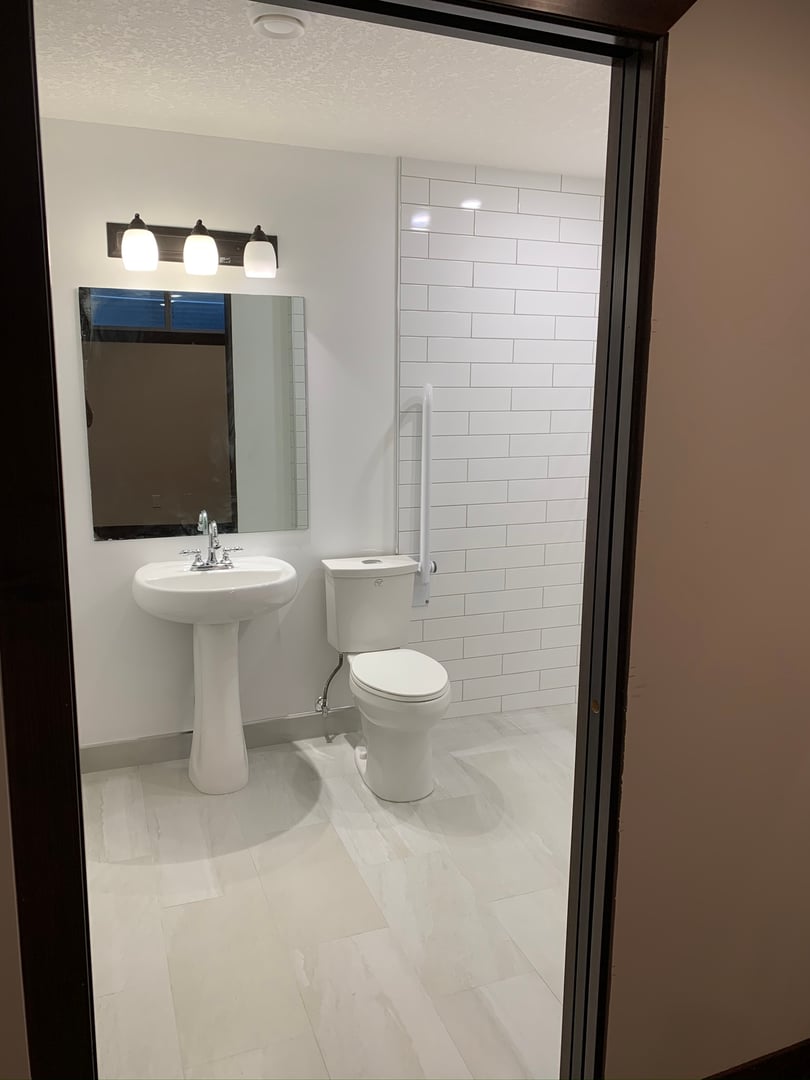 Guest Bathroom Makeover