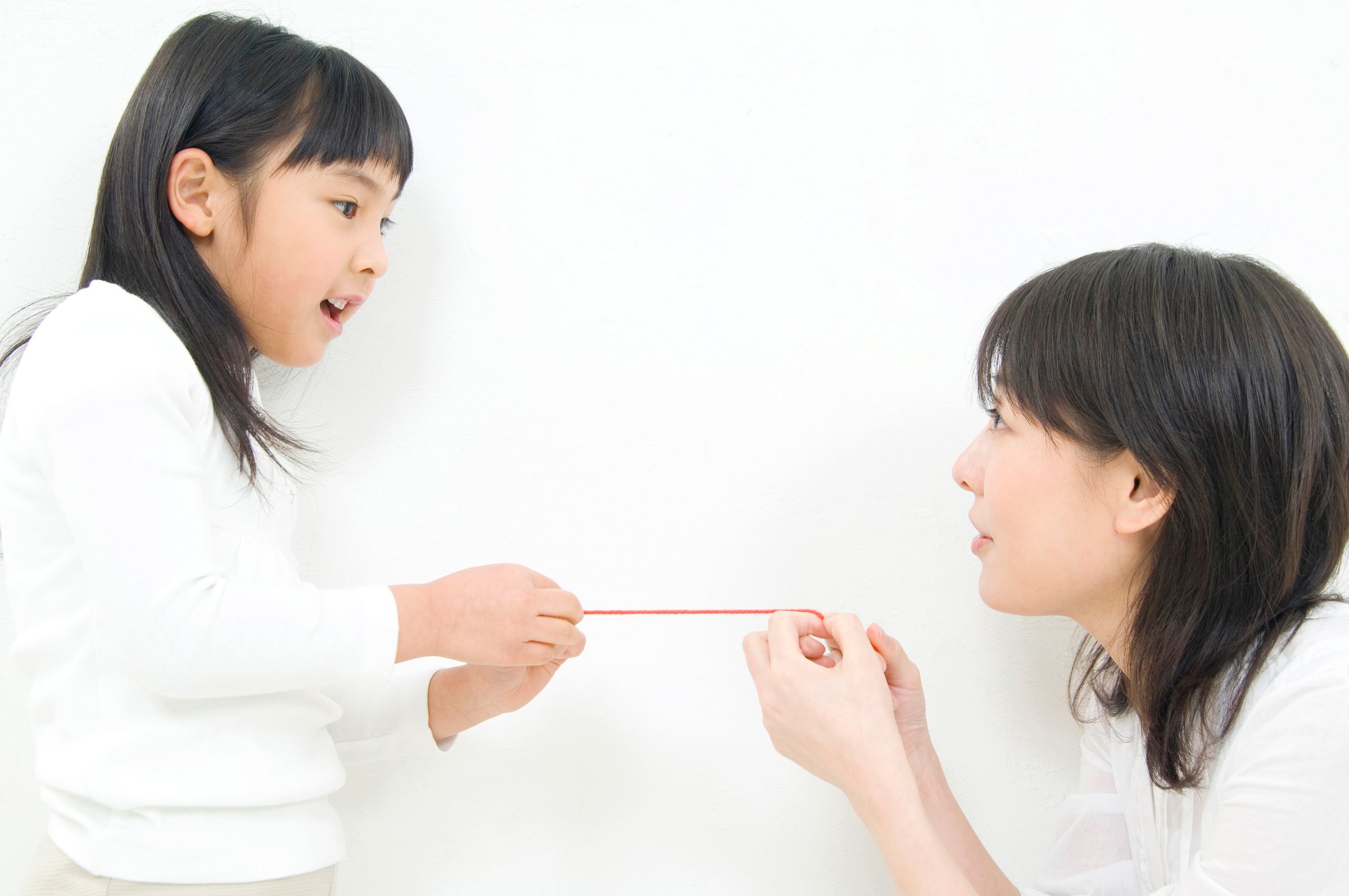 Red thread with mother and daughter