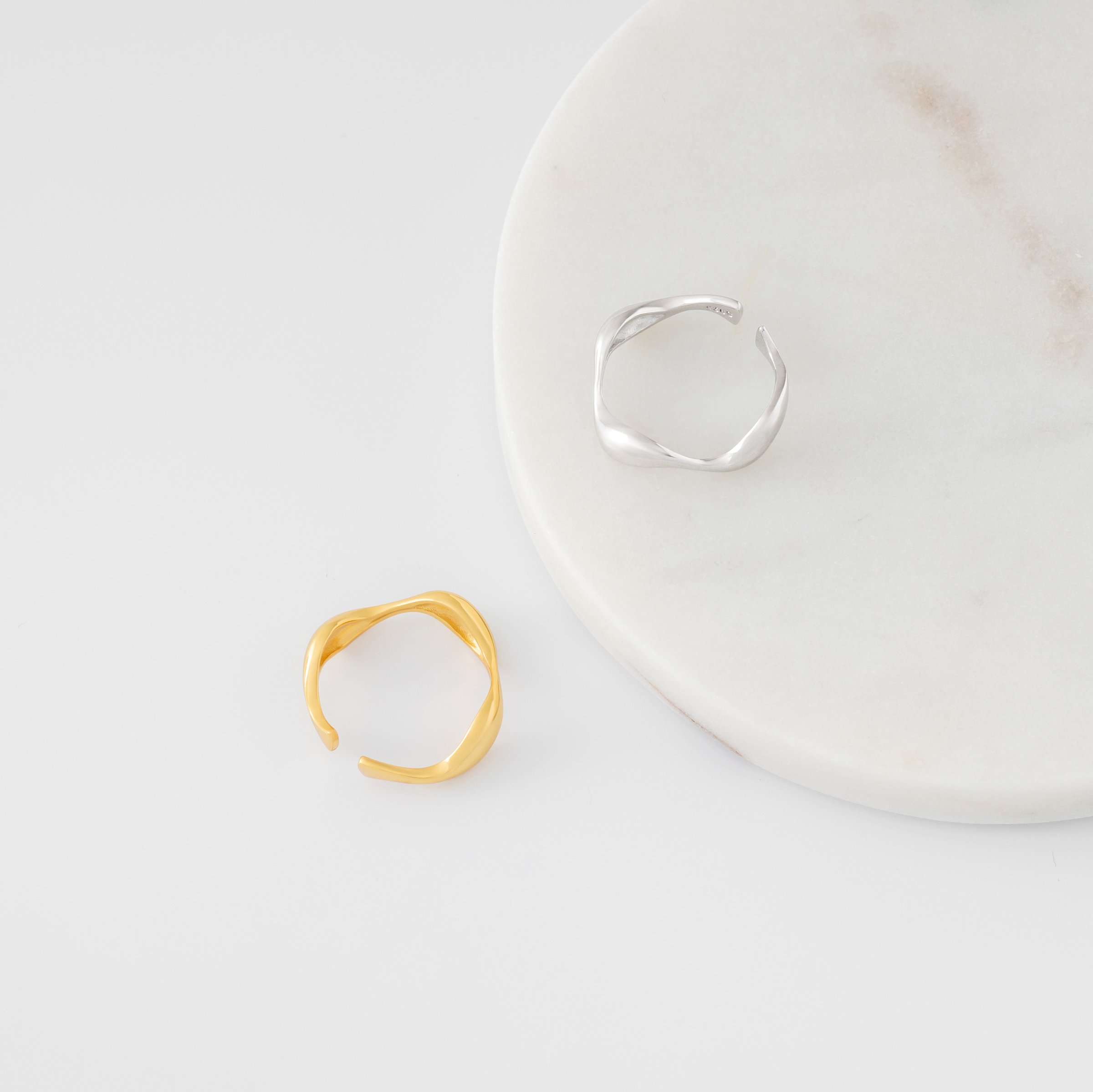 Knot-Inspired Ring Design