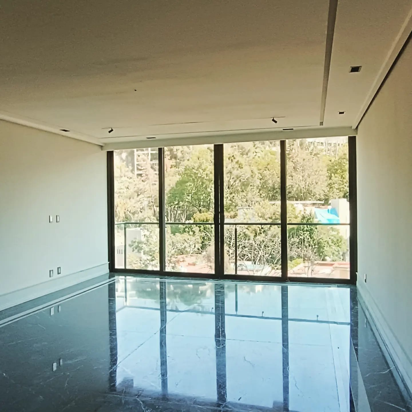Diseño de Cancelería Arquitectónica Moderna