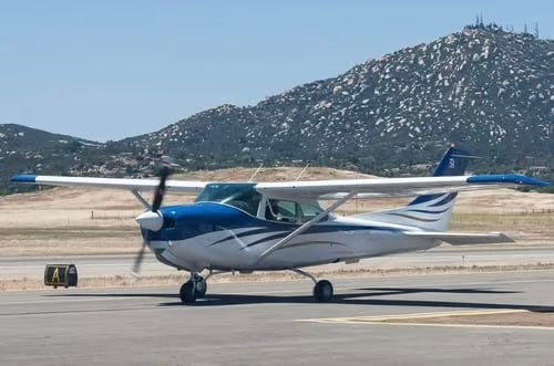 Cessna 172RG aircraft for charter services