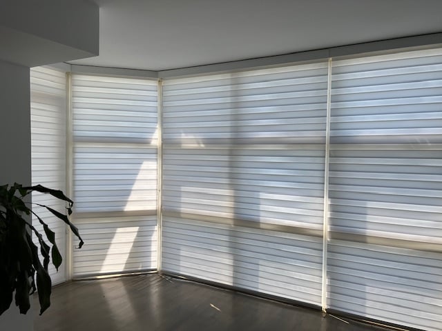 Instalación de cortinas y persianas decorativas