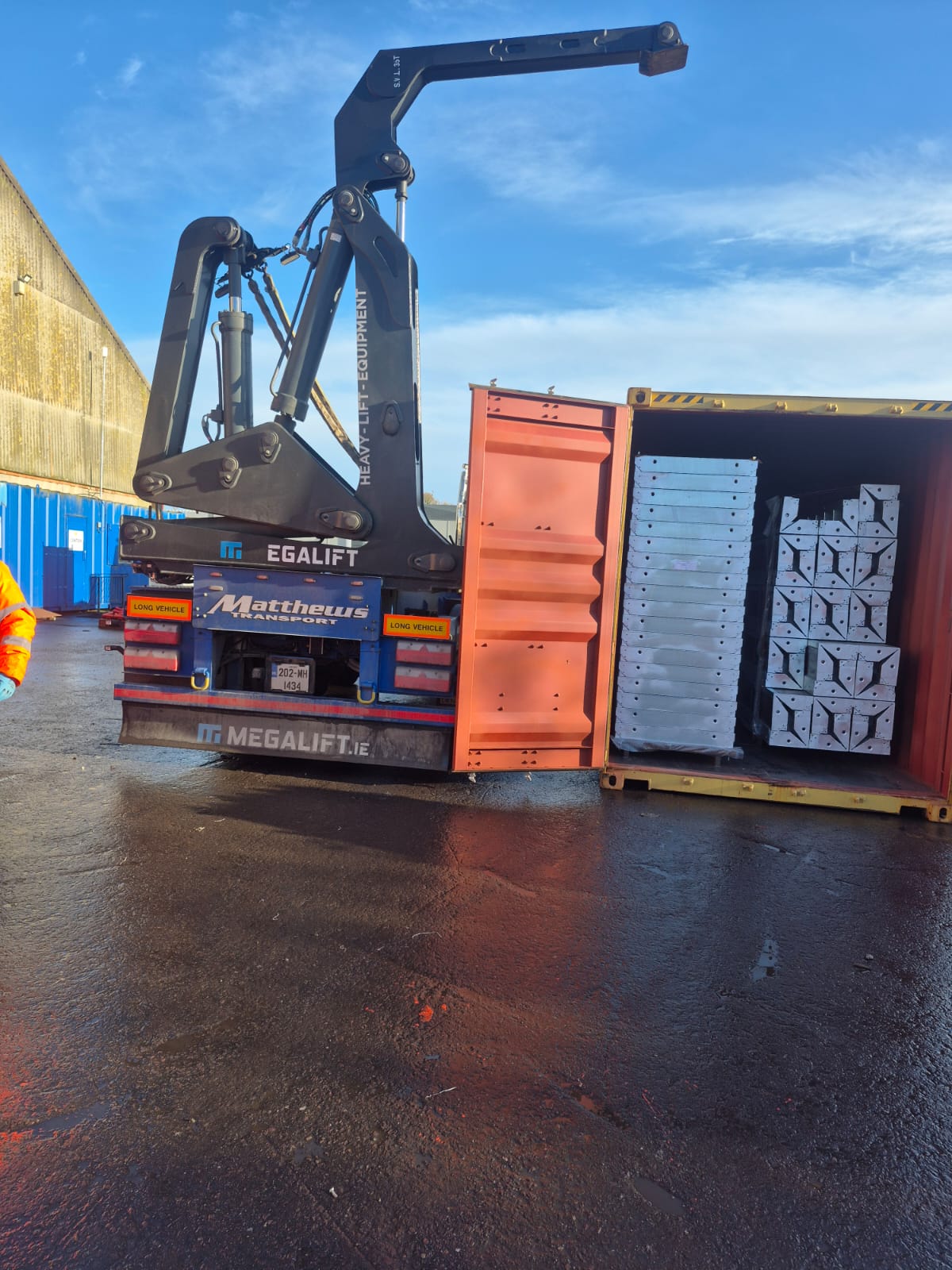 Matthews Transport Megalift self-loading trailer