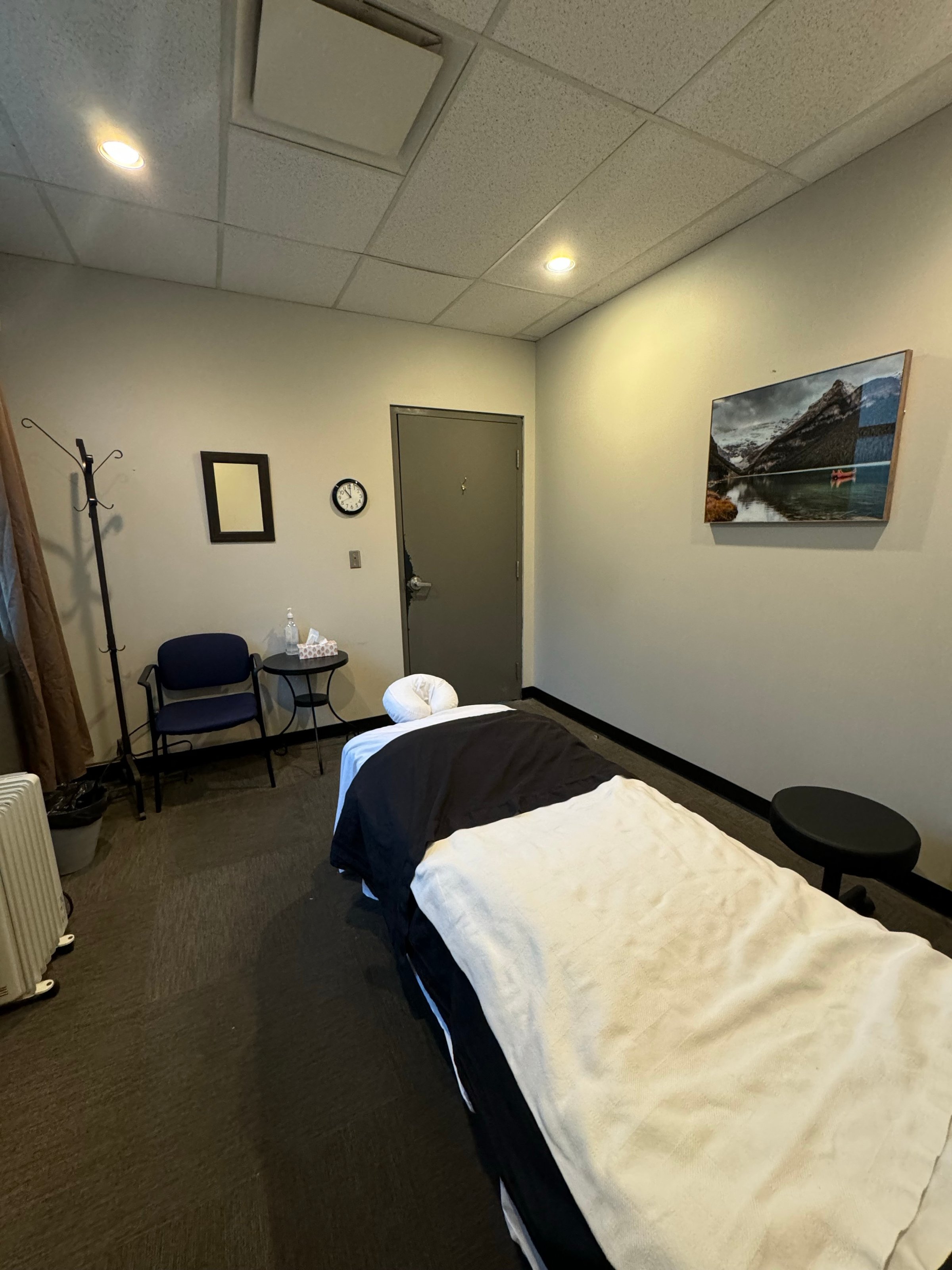 Treatment room at Hunt Club clinic