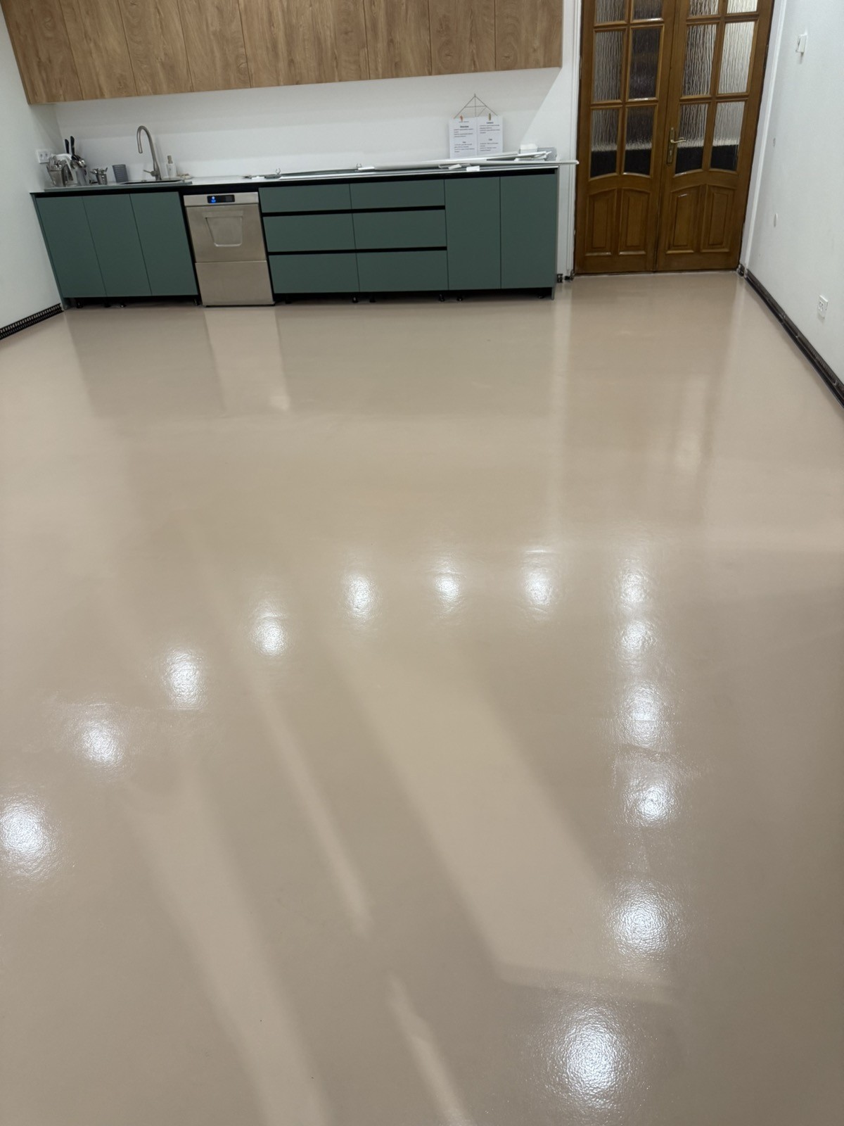 Pardoseală epoxy de înaltă performanță