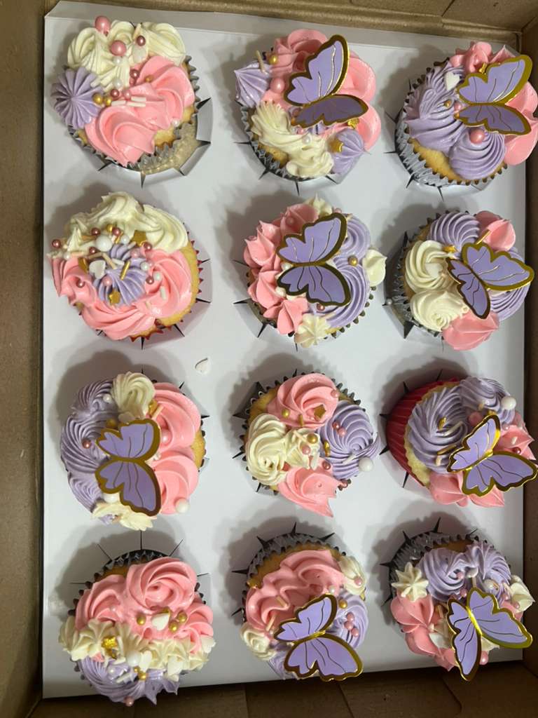 Custom cake by Temptations by Mary