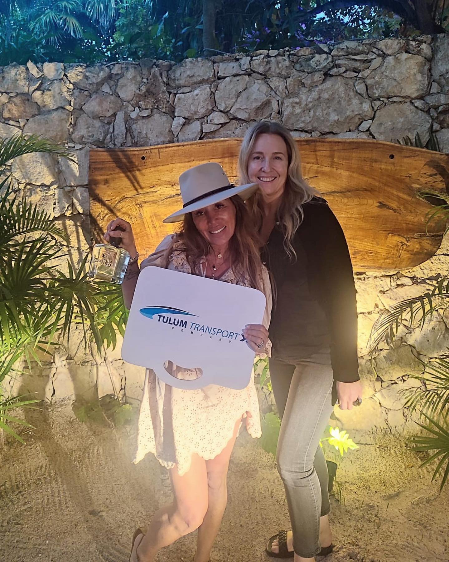 Riviera Maya transportation - Luxury vehicles for private shuttle service from Cancun Airport to hotels in Playa del Carmen, Akumal and Tulum