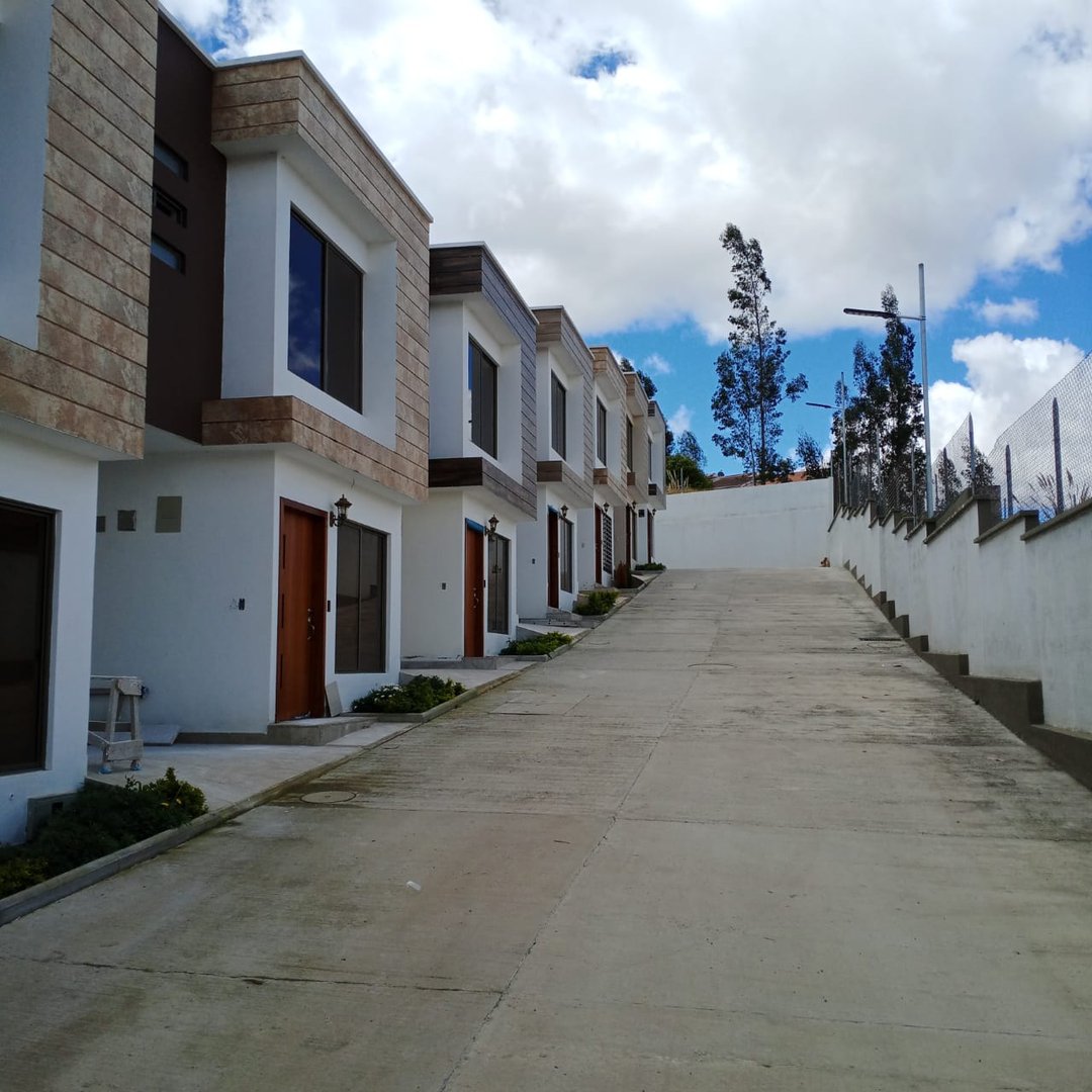 Casas en Condominio Balzay en Cuenca