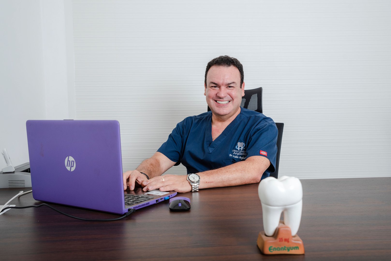 Dr. Eddie Argüello Hernández