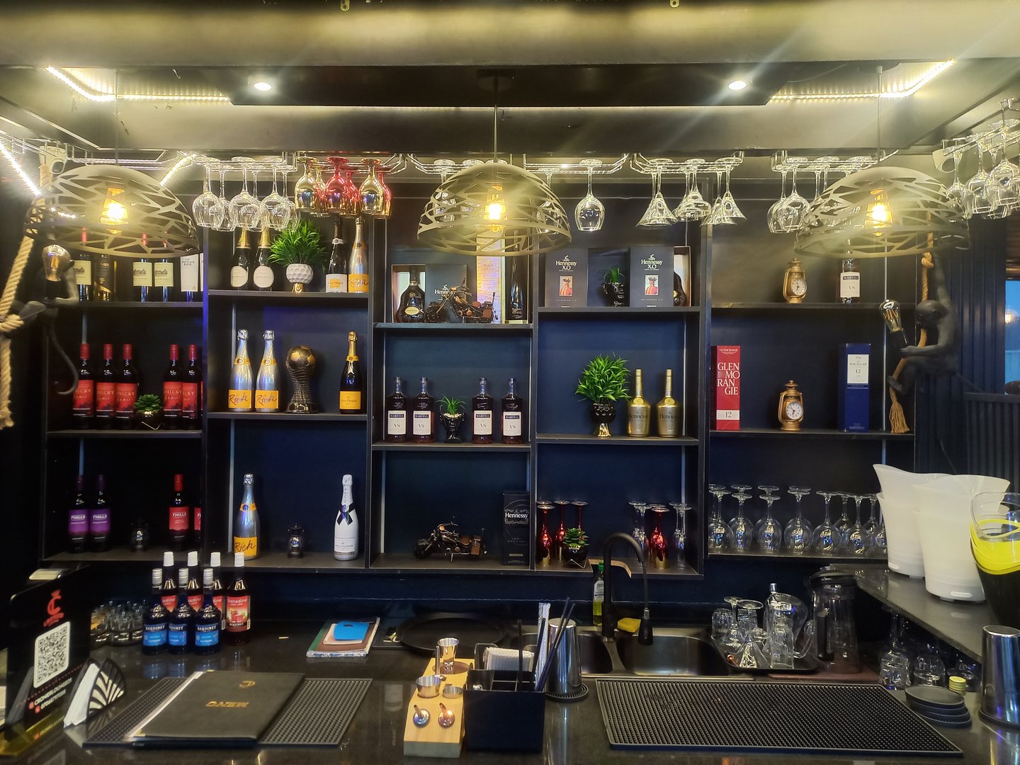 CRONIER LOUNGE interior