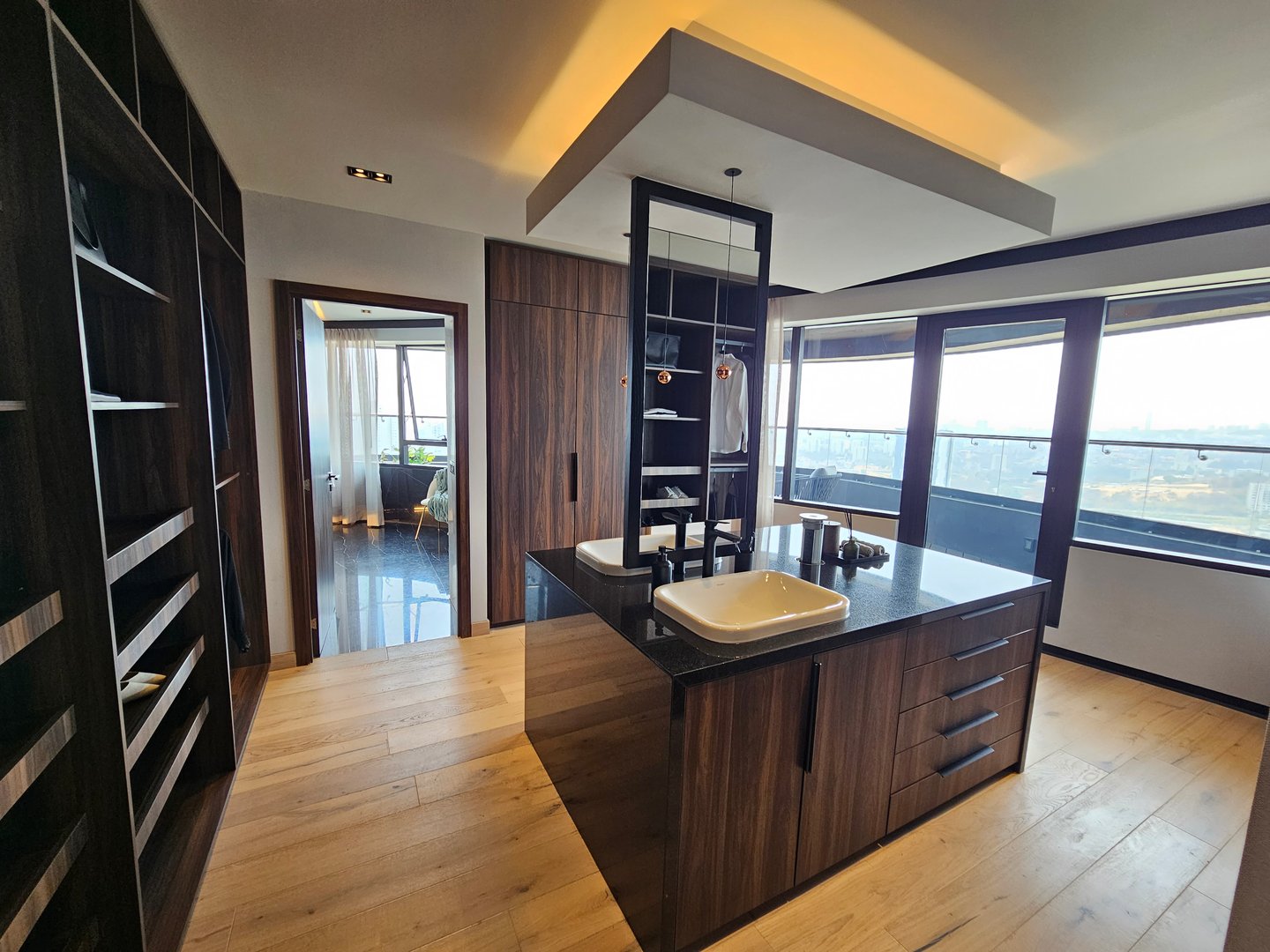 CORE 31 - Vestidor principal