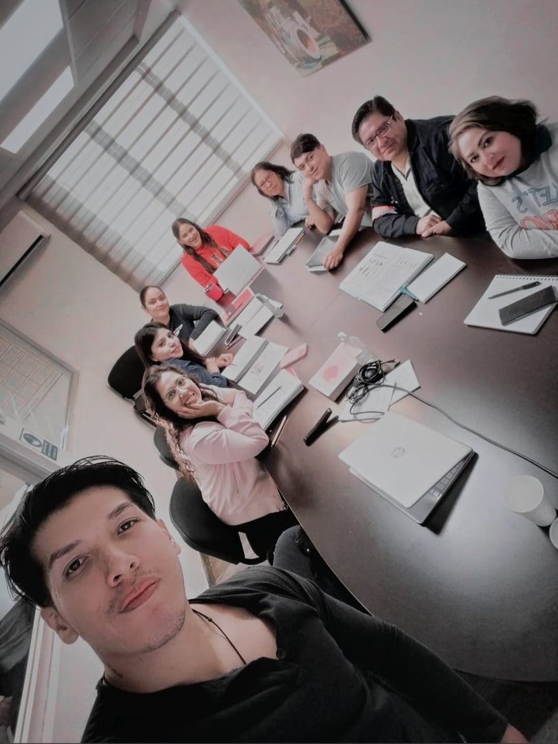 Estructura del entrenamiento con estudiantes latinoamericanos de High Performance English