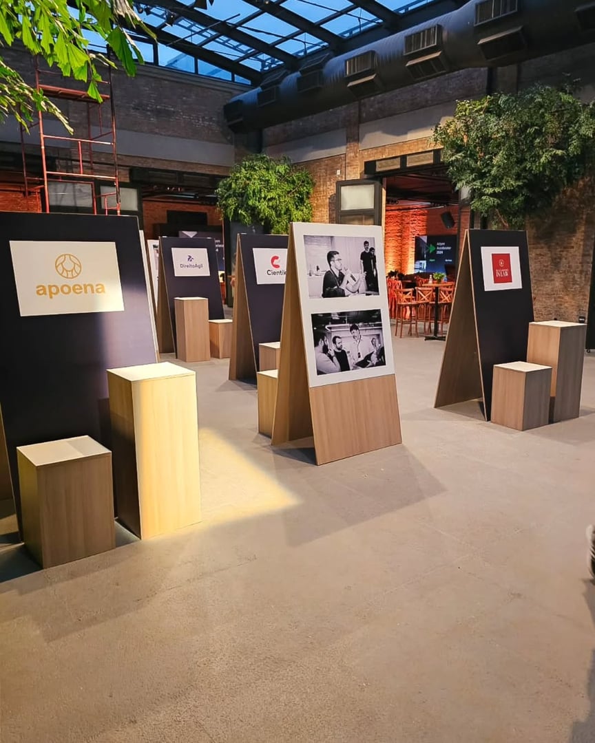 Montagem de estrutura para evento com equipe especializada