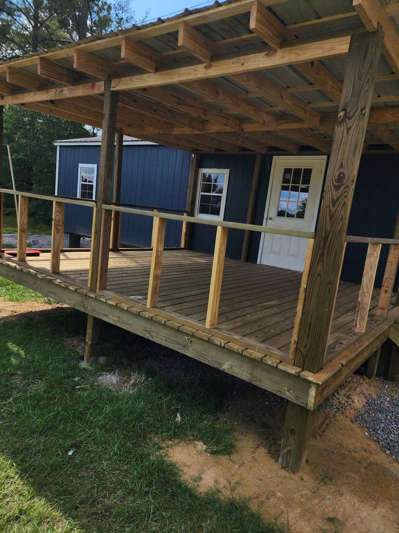 Custom fence construction by Reed Enterprise Mississippi