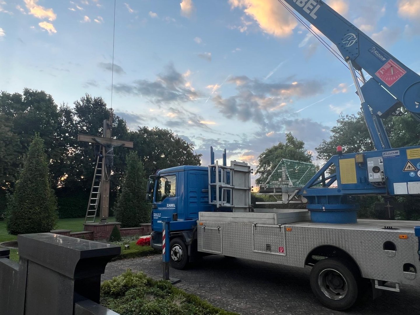 Kran Hebearbeiten in Bilk