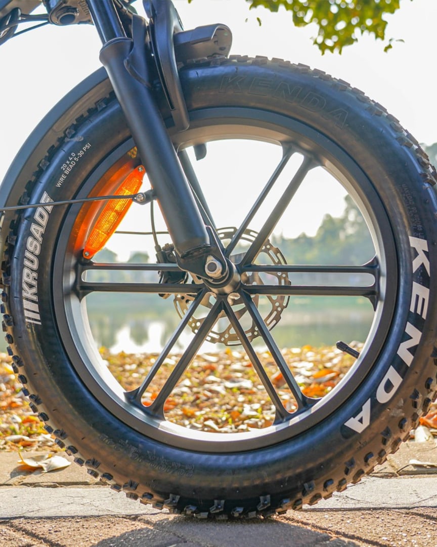 Kenda fat tyre close-up