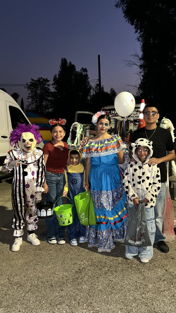 Álvarez Auto Detailing Trunk-or-Treat event