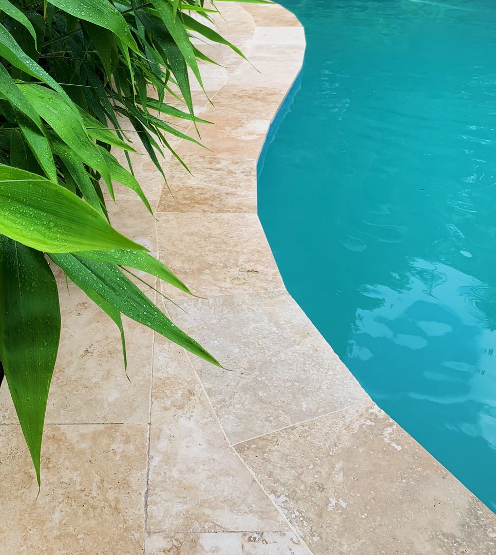 Travertin Poolumrandung