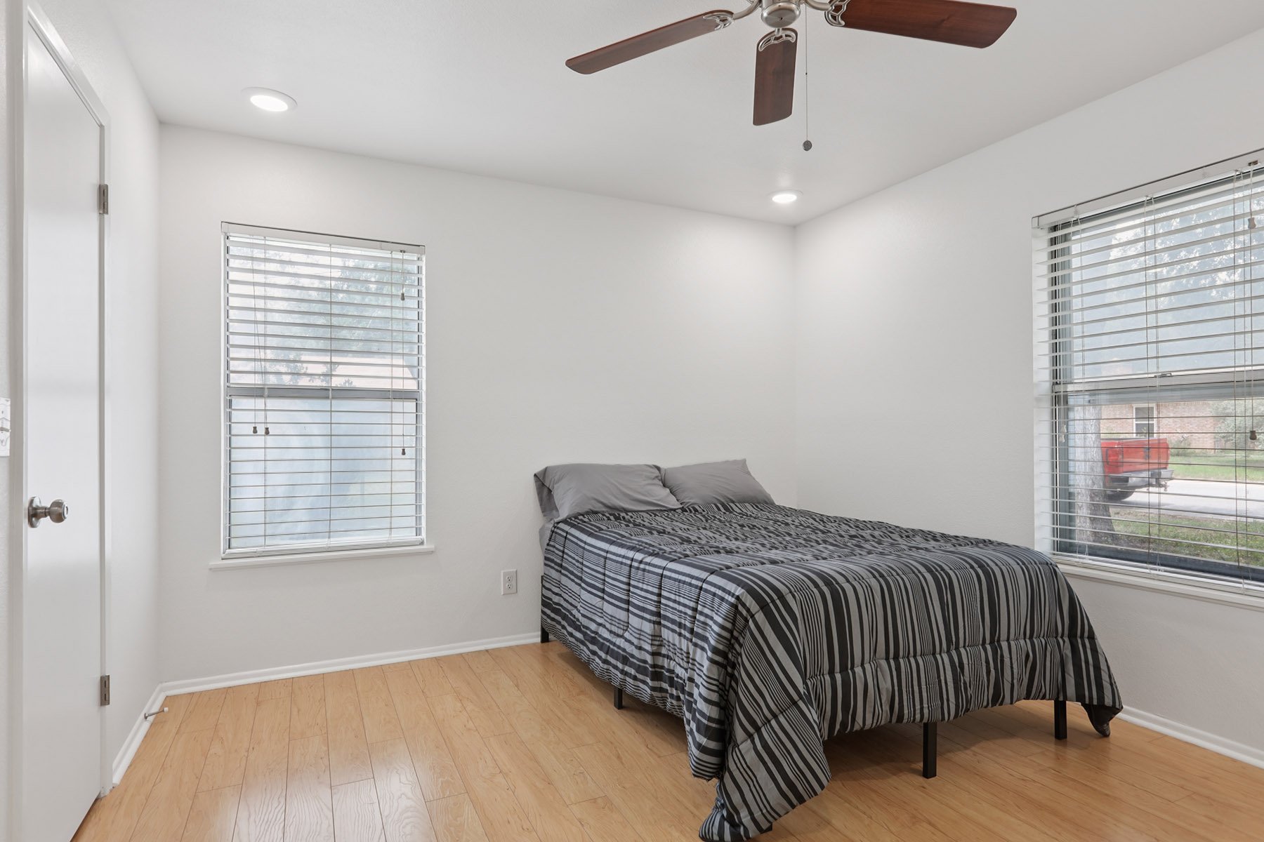 Upgraded kitchen with granite counters