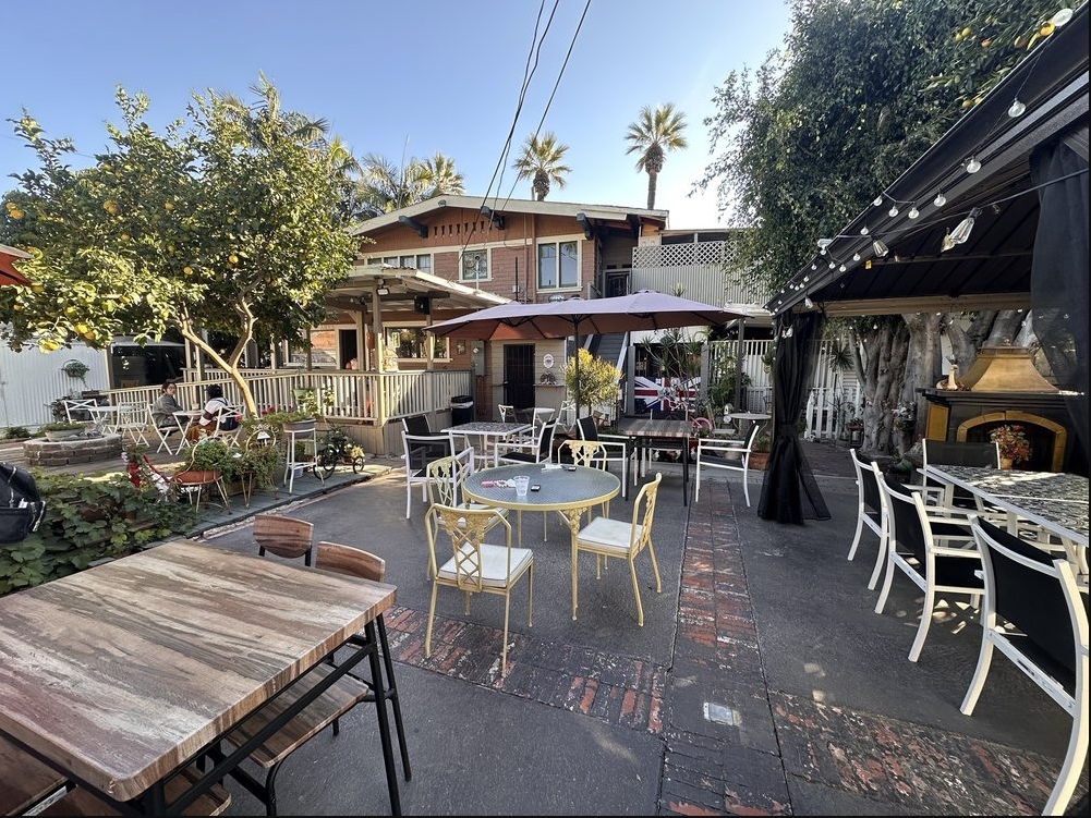 The Classic Cafe exterior