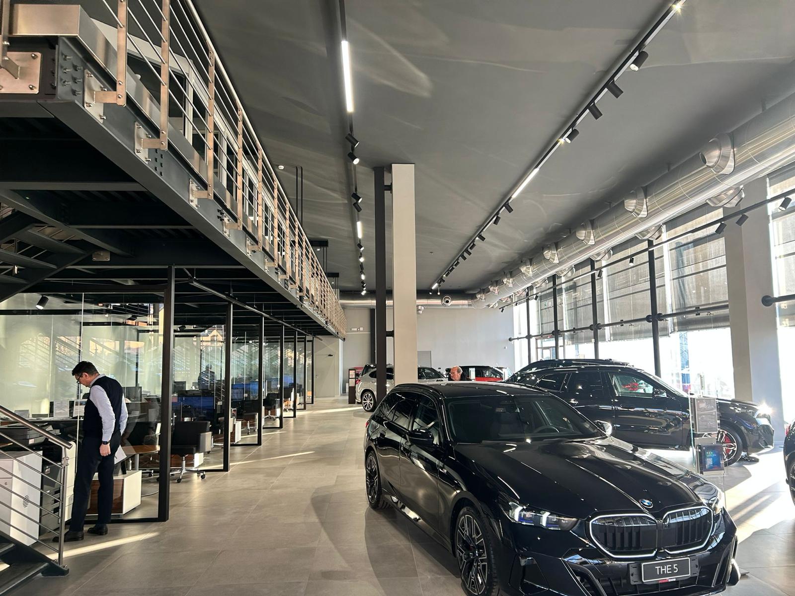 Installazione impianto elettrico industriale - lavori in corso