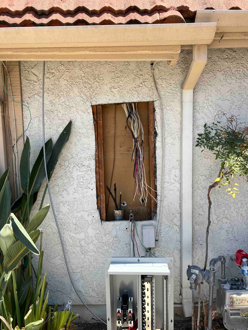 Panel Upgrades 200AMP - Image 10