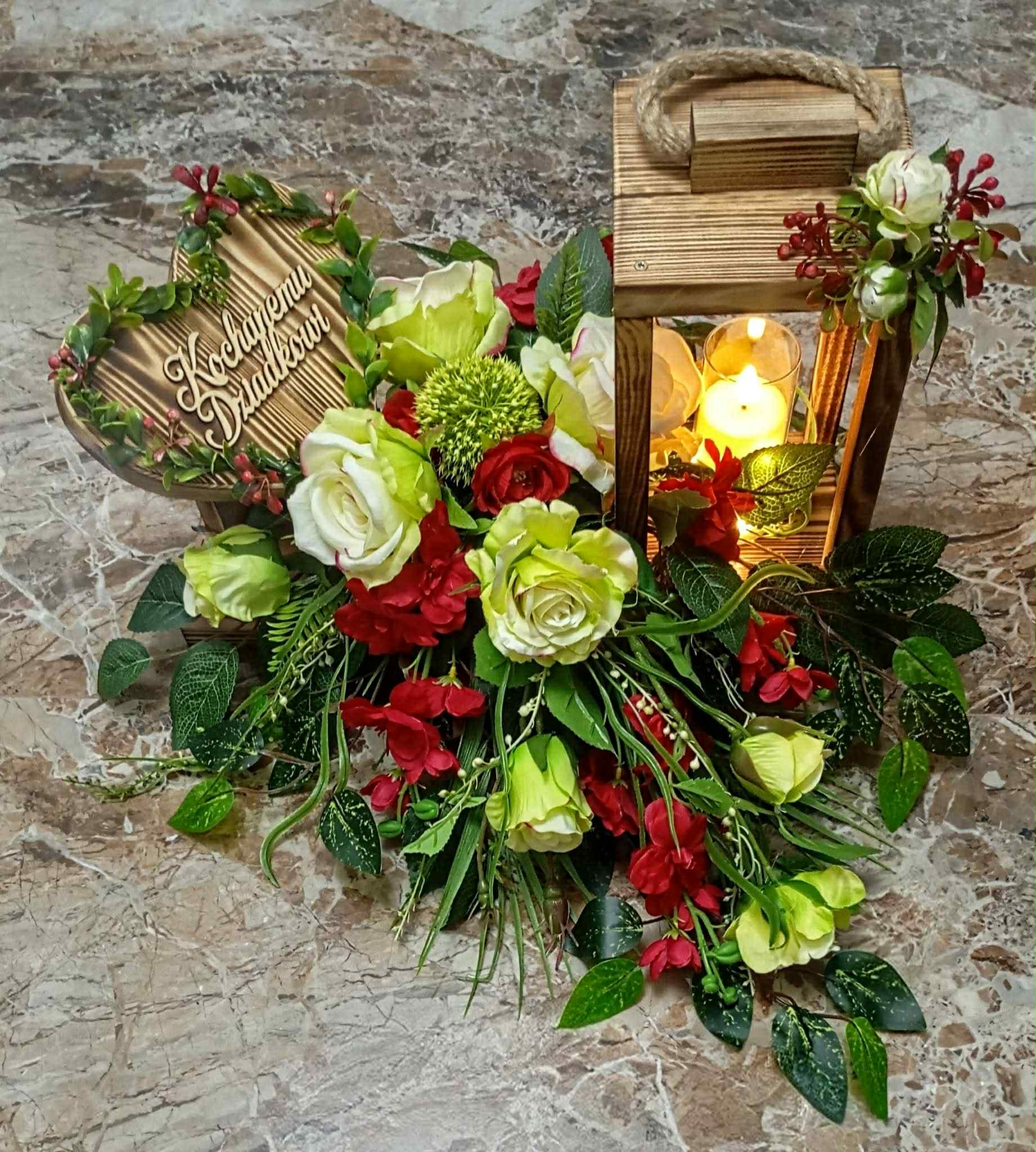 Kompozycja kwiatowa na Dzień Babci i Dziadka