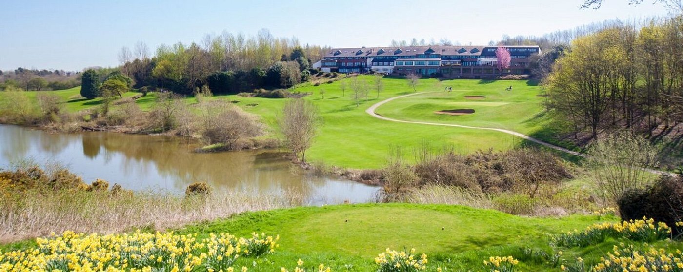Hellidon Lakes championship golf course Northamptonshire lakes resort