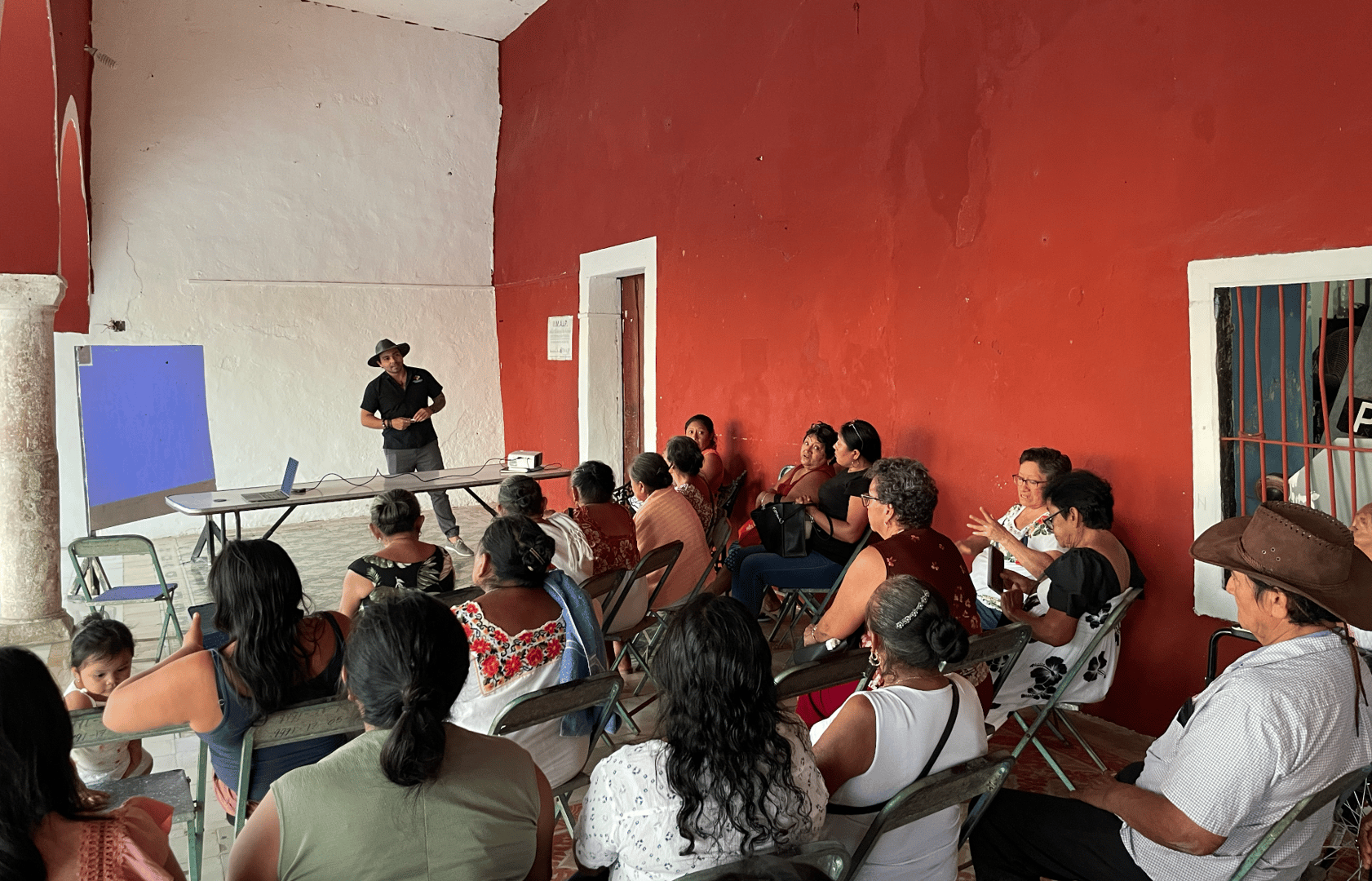 Educación y eventos culturales mayas: talleres educativos, ferias comunitarias y actividades que promueven el turismo sostenible en Yucatán