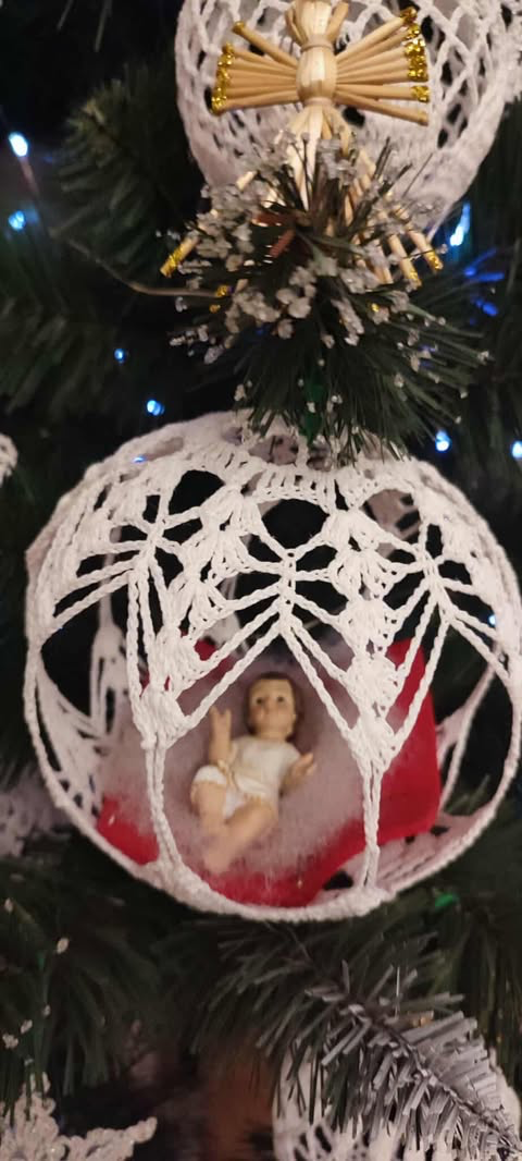 Ozdoba choinkowa szydełkowa