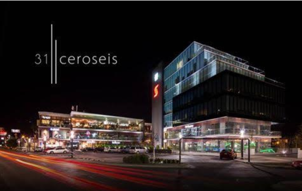 Plaza 31cero - Oficina de Tu Aliado Financiero (Vista Nocturna)