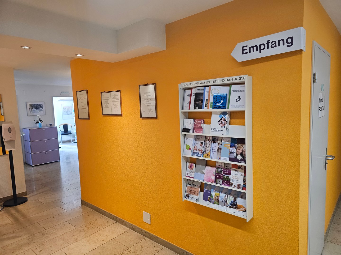 Portrait of happy doctors, nurses and other medical staff in a hospital.