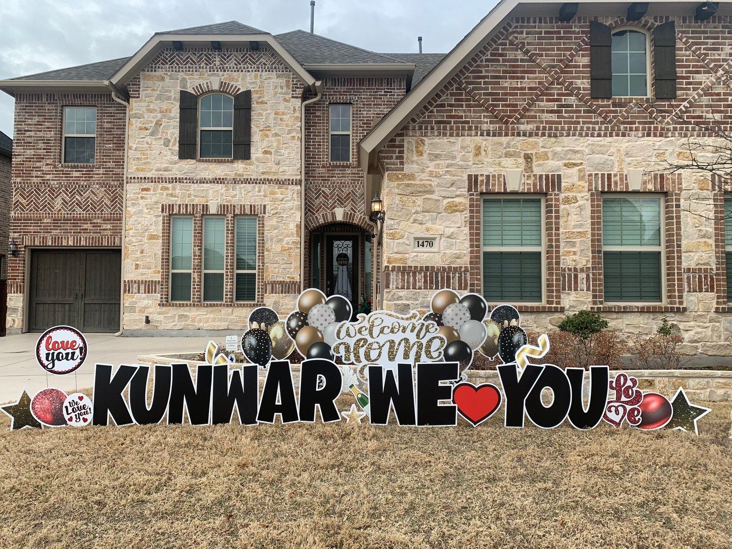 Welcome Home yard display