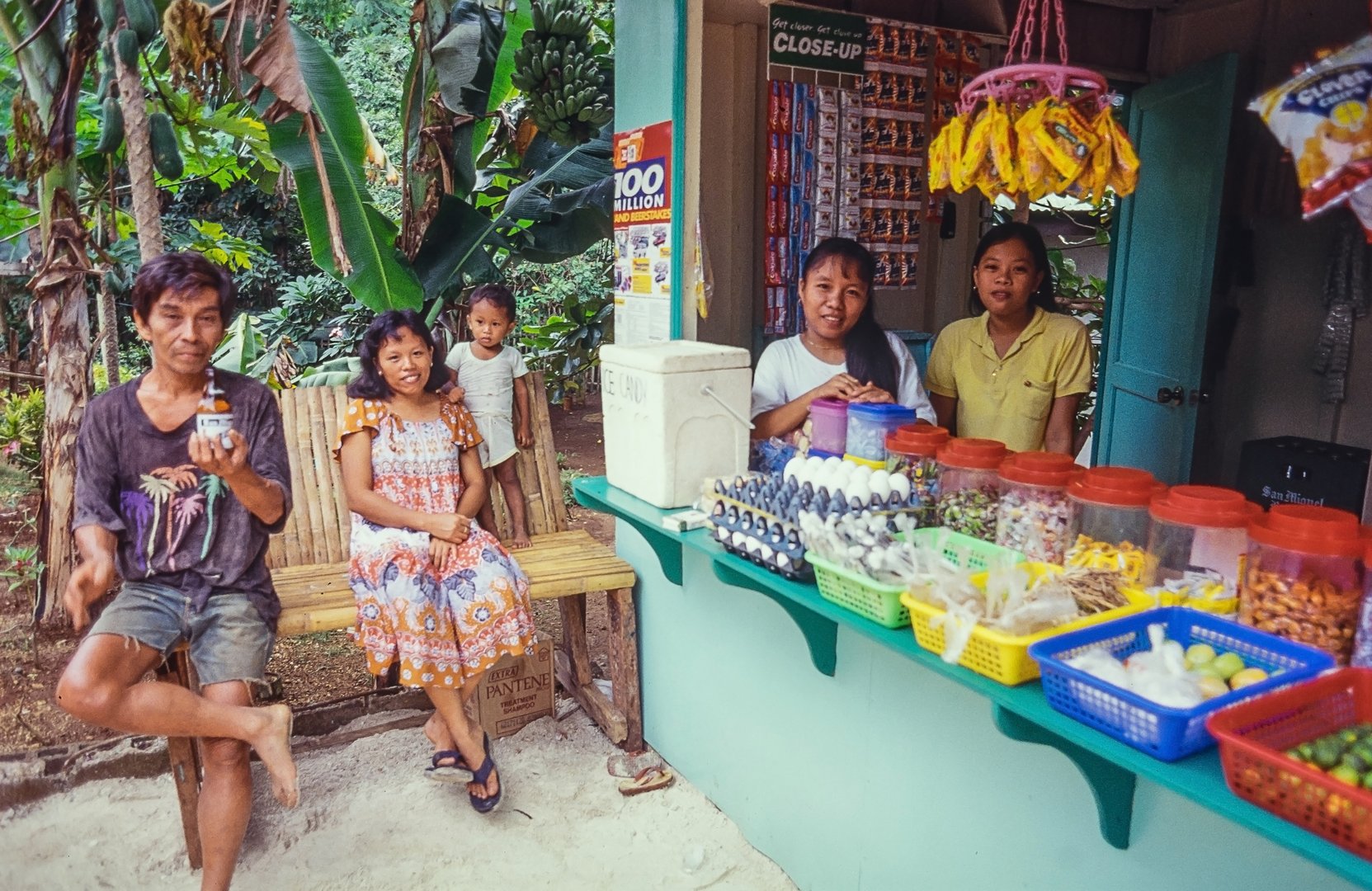 Group of people in a grocery store in the town of Santa Fe