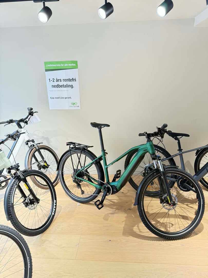 Stort utvalg elsykler i Kristiansand hos SYKKELGUTTANE AS - profesjonell service og vedlikehold