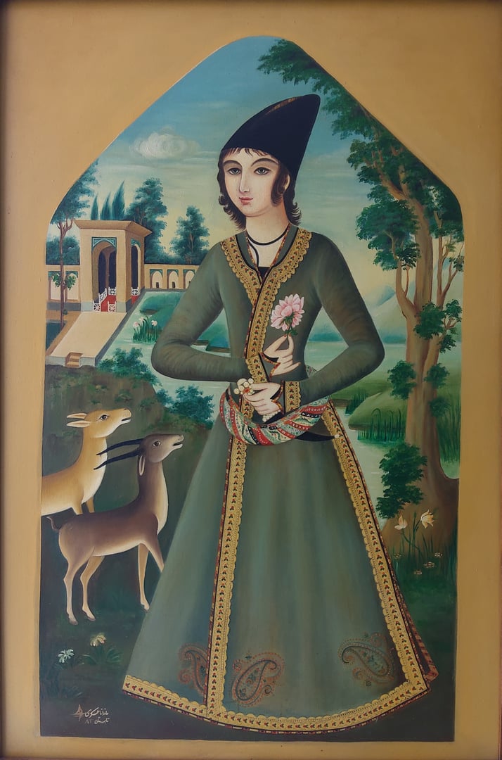 با الهام از جریان اثیری «ملکه آنیما»، بانویی سوار بر اسب که زمین را با نیروی عشق و جوهره زنانه نجات می‌بخشد. نمادی از صلح جهانی و قدرت زنانه.