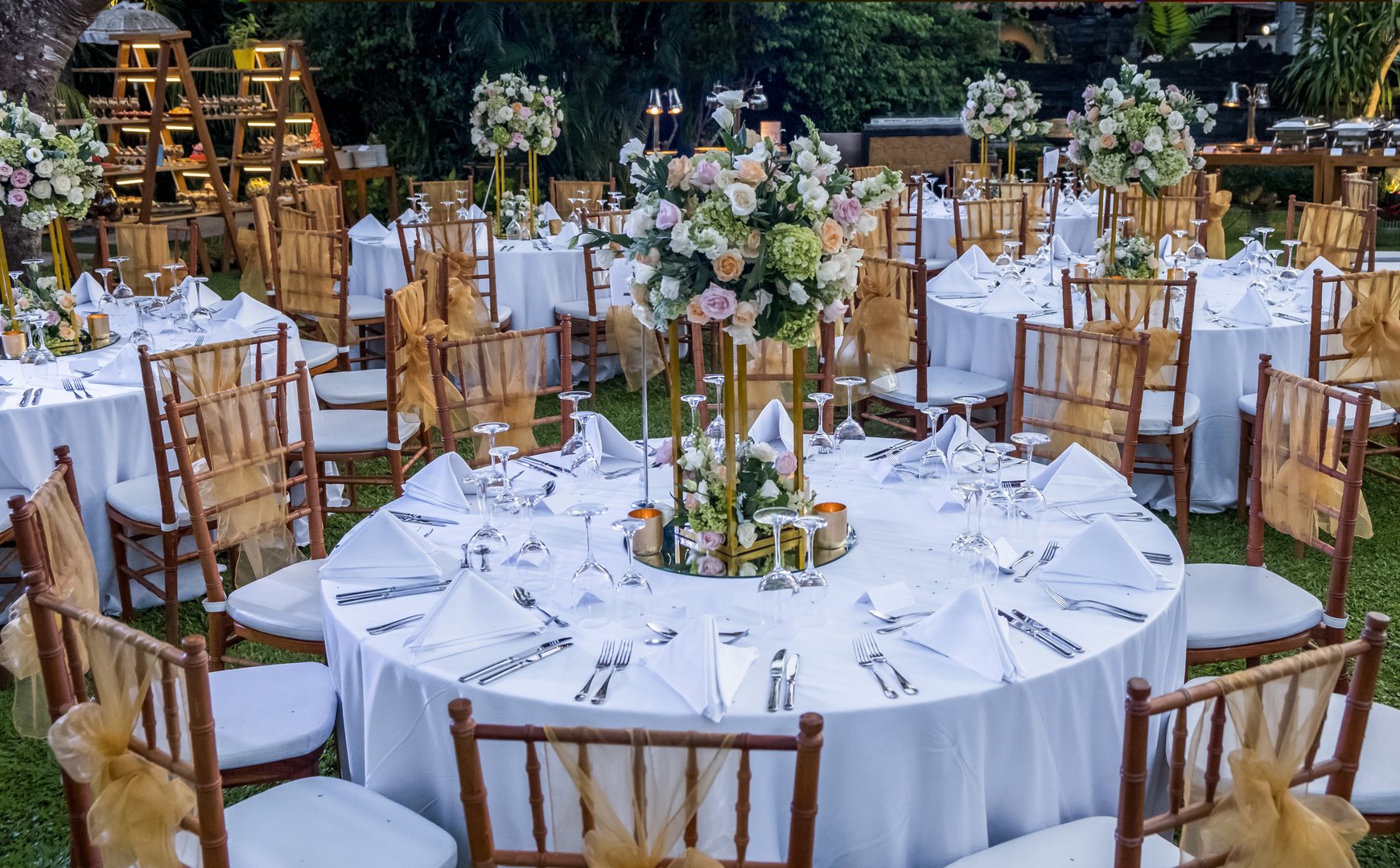 Wedding outdoor table set up. Garden wedding venue