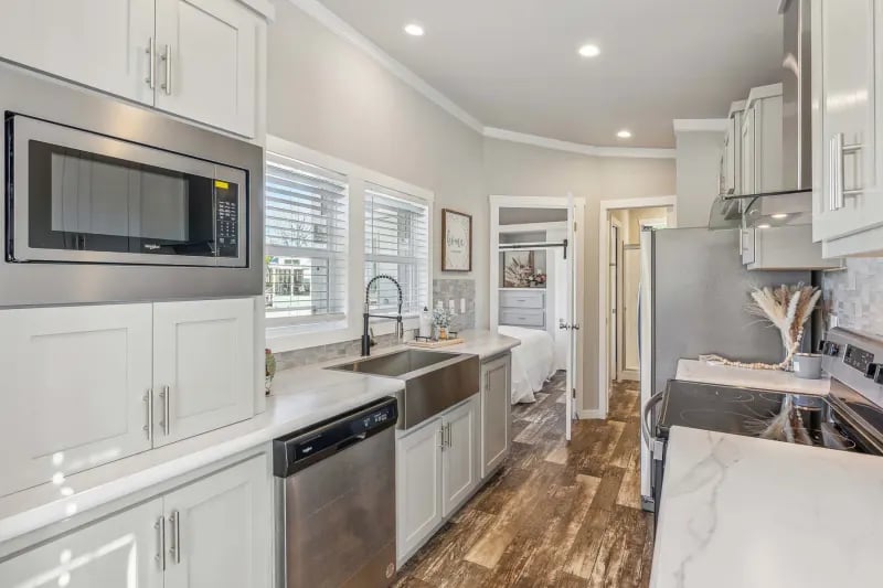 Champion 520MS Kitchen