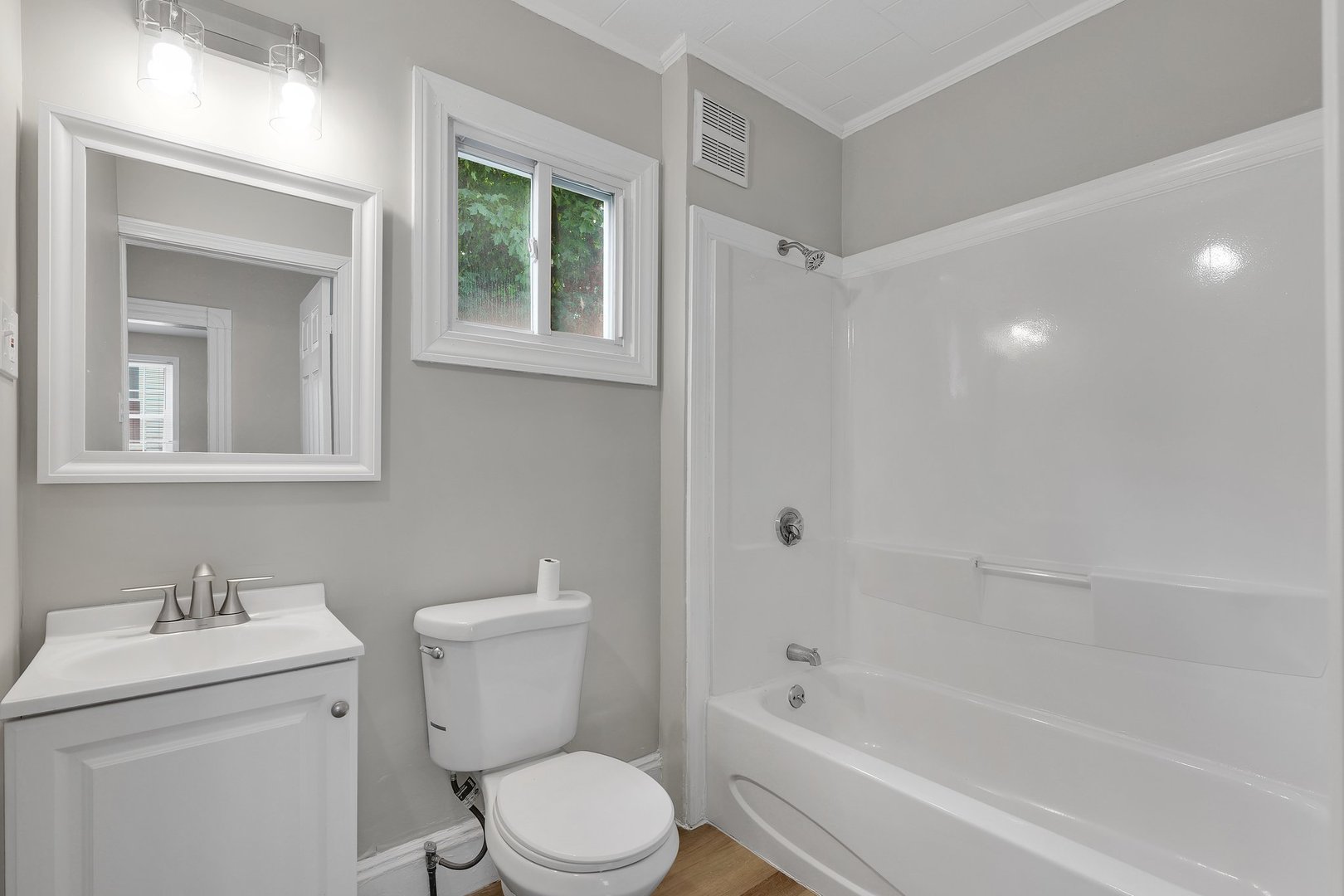 201 Locust St - Living Space