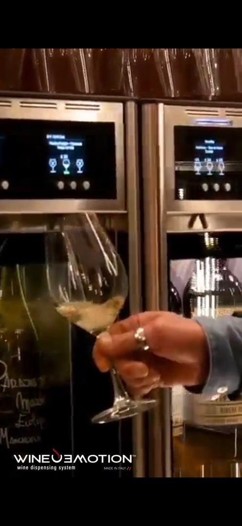 Dispensador de vino para vinotecas México WineEmotion sistema profesional wine bars cava