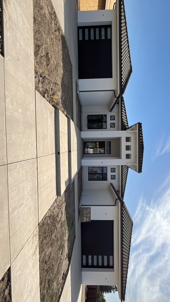 Commercial garage door