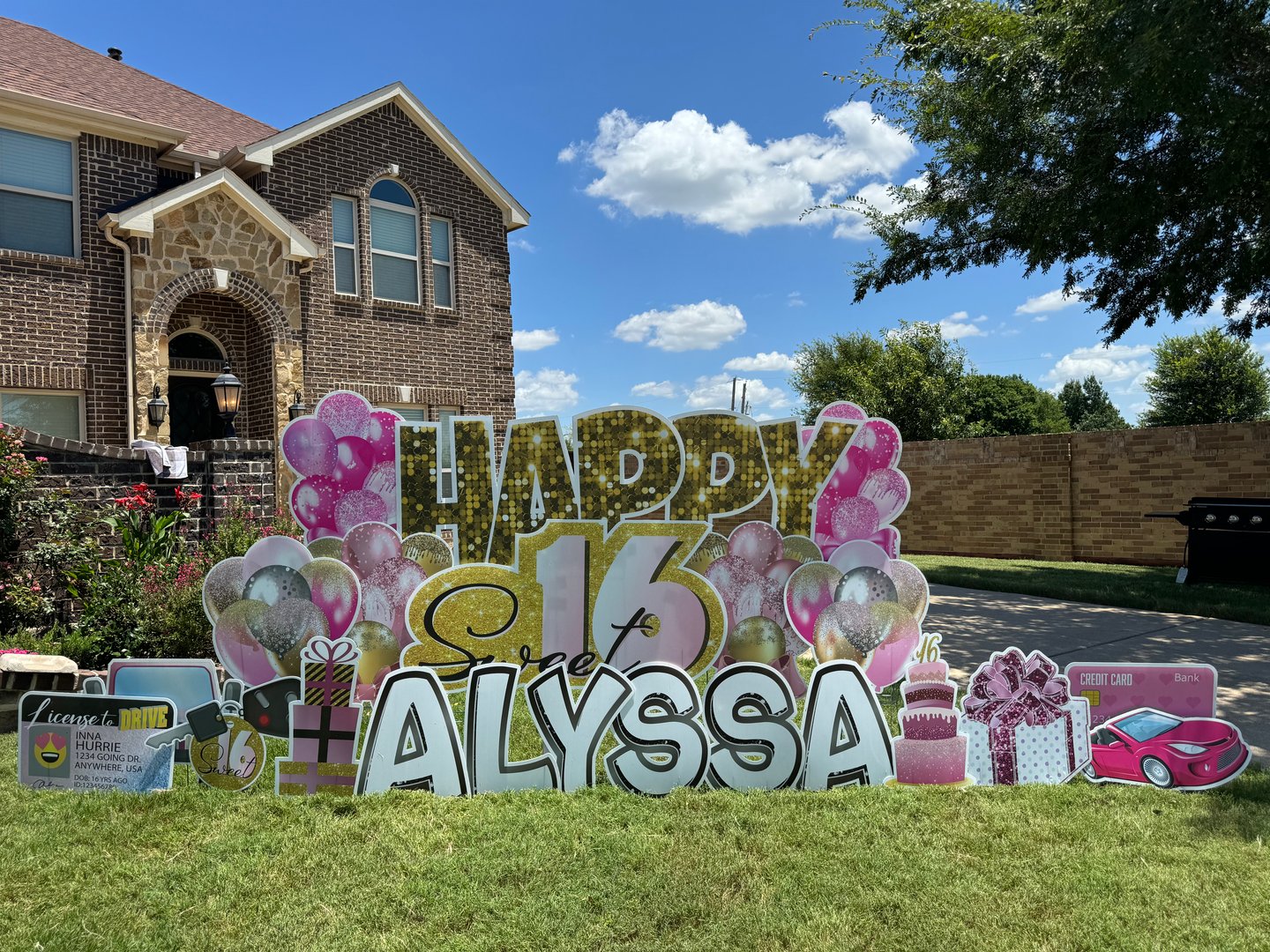 Sweet 16 yard display