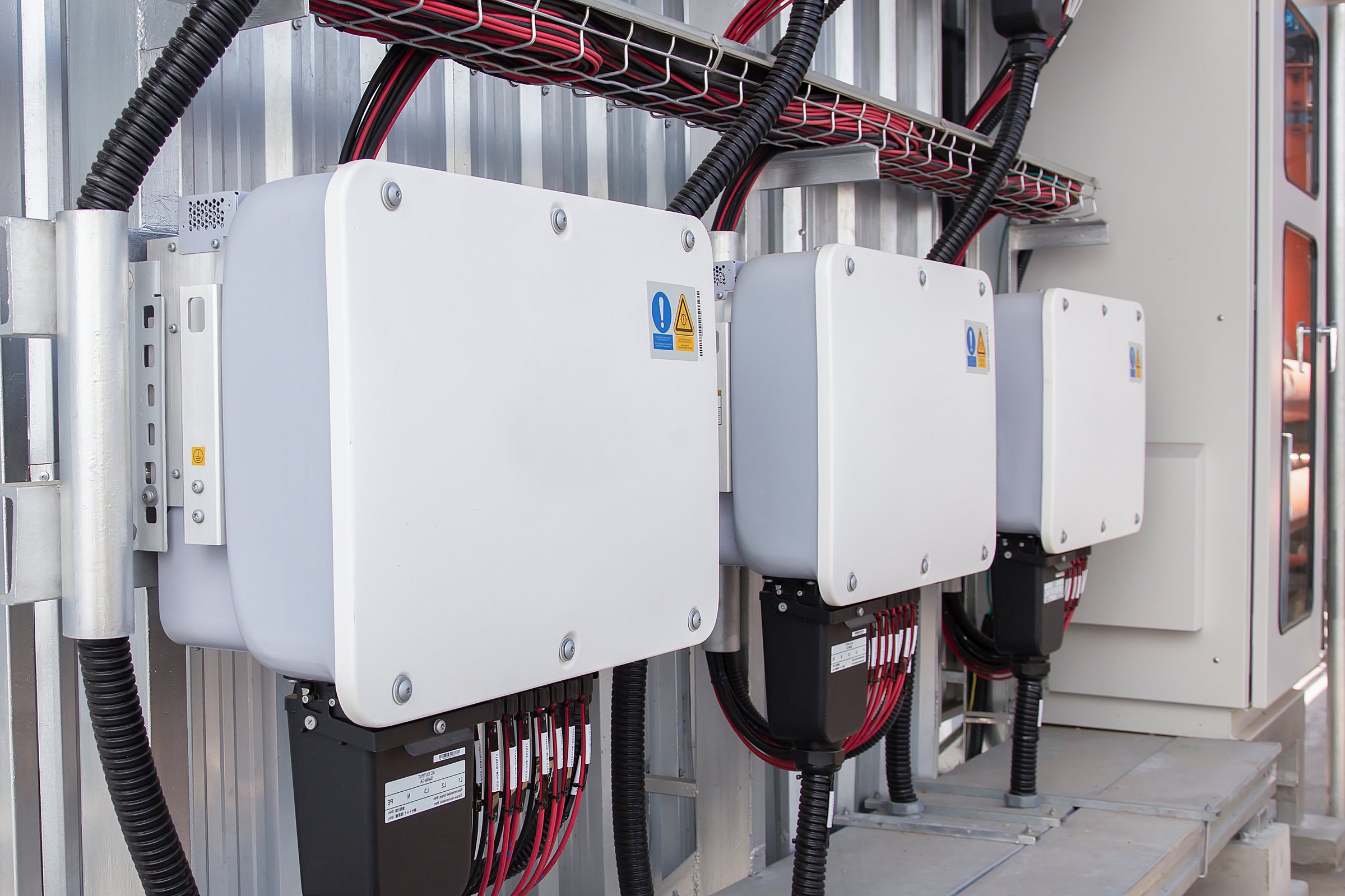 White inverter of solar cell power generation system