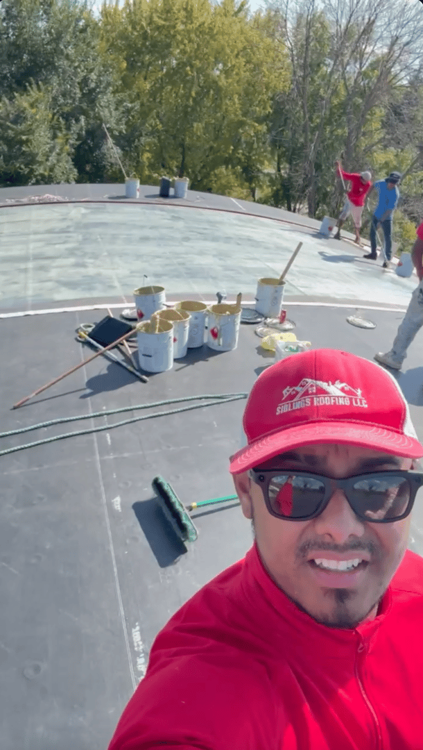Commercial building roofing project