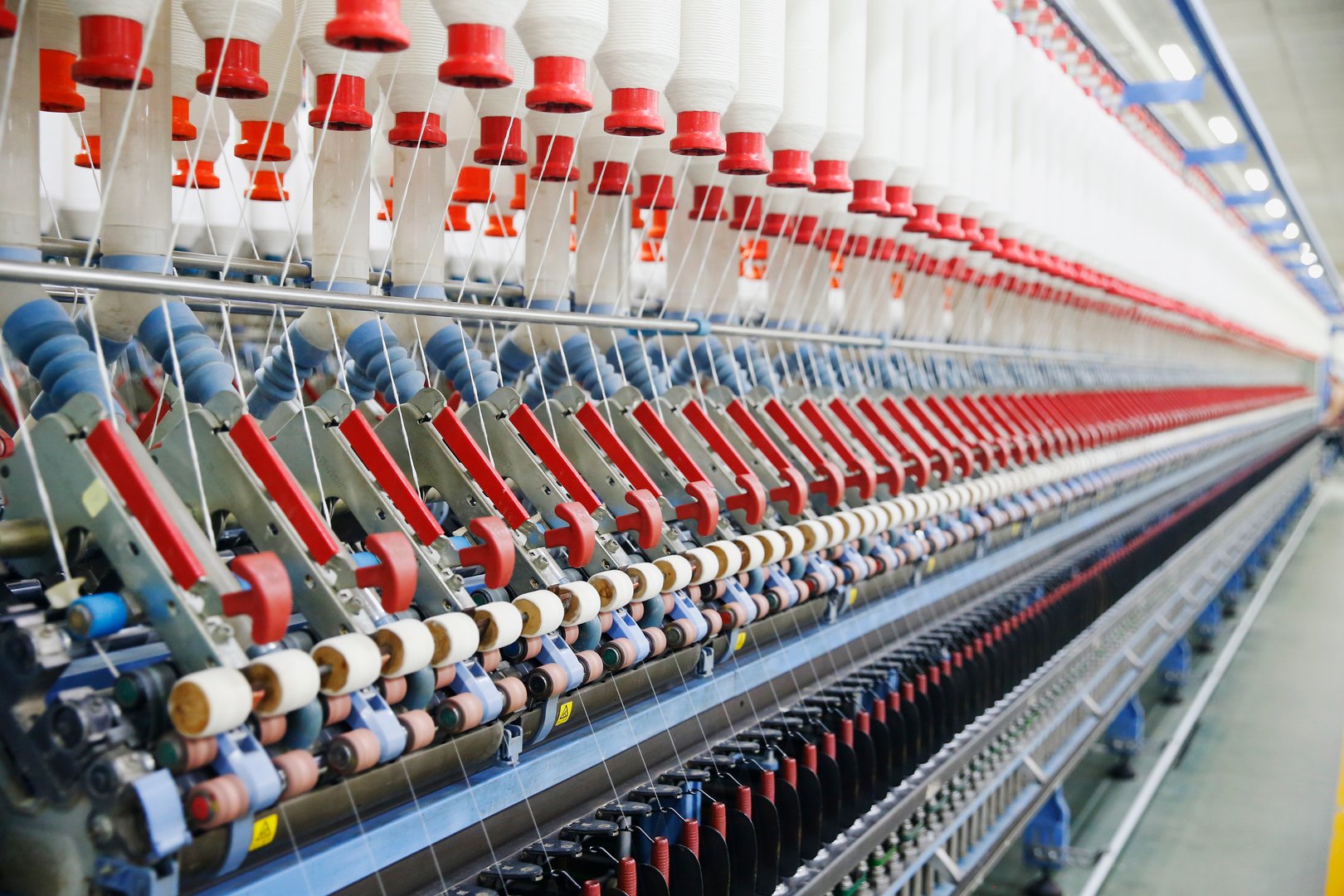 In a rotating machinery and equipment production company, it is very clean and tidy