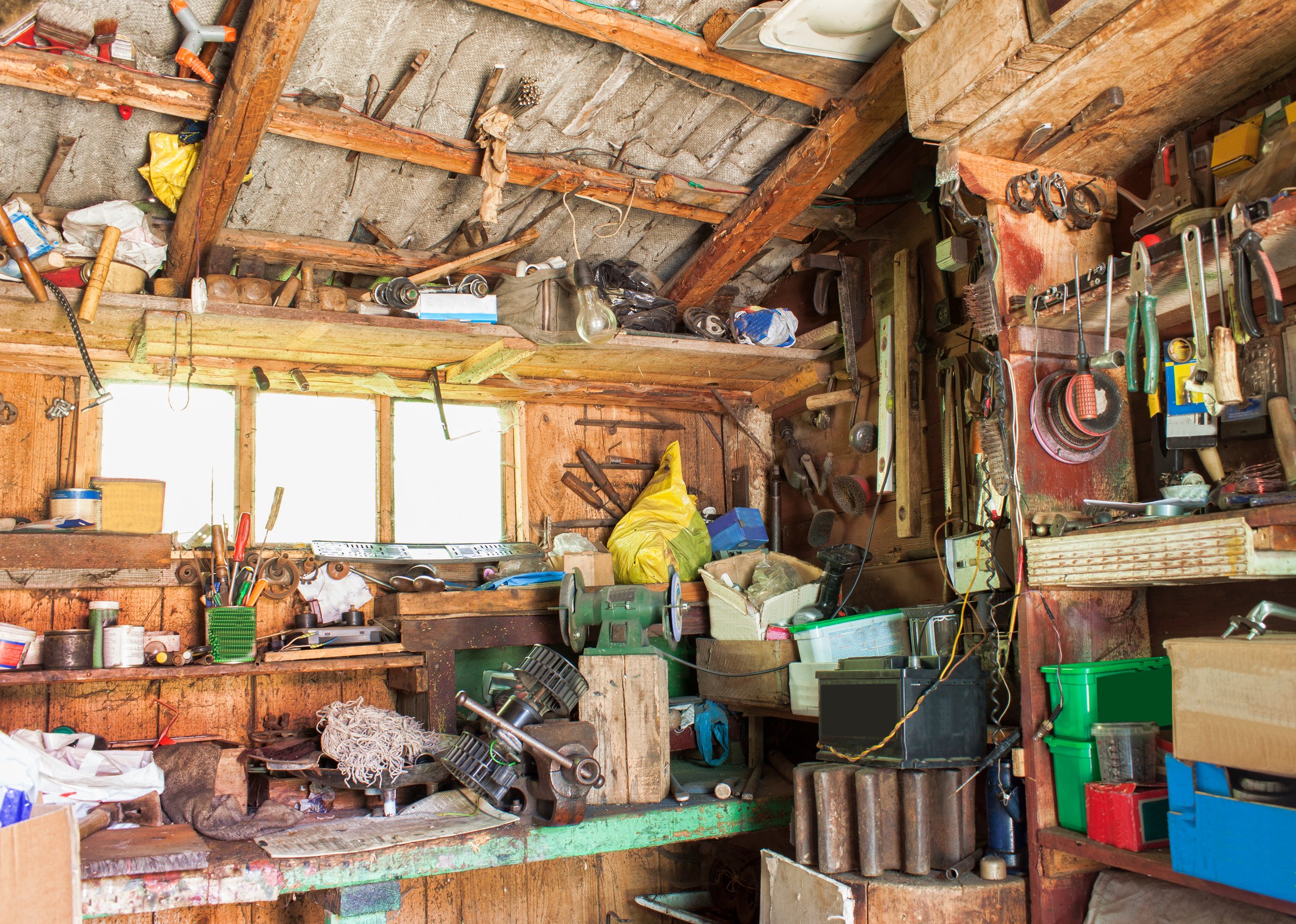 Geräteschuppen mit alten Werkzeugen