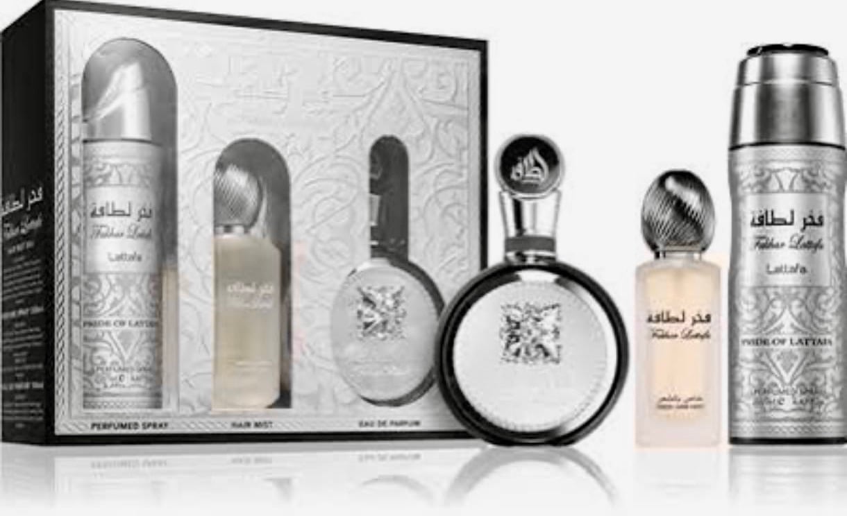 Cofret Fakhar Man Lattafa