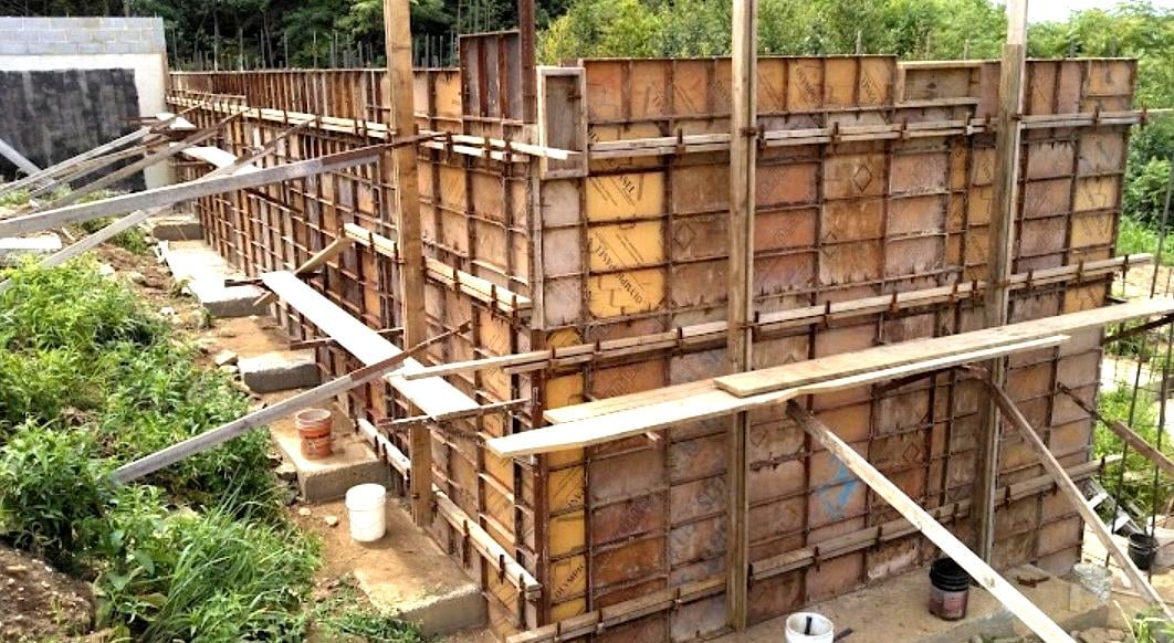 Concrete pool deck